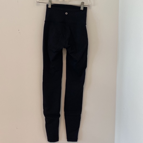 Lululemon leggings with mesh on the legs - Picture 4 of 4